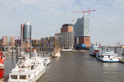 Hamburg, Blick auf die Speicherstadt und Elbphilhamonie